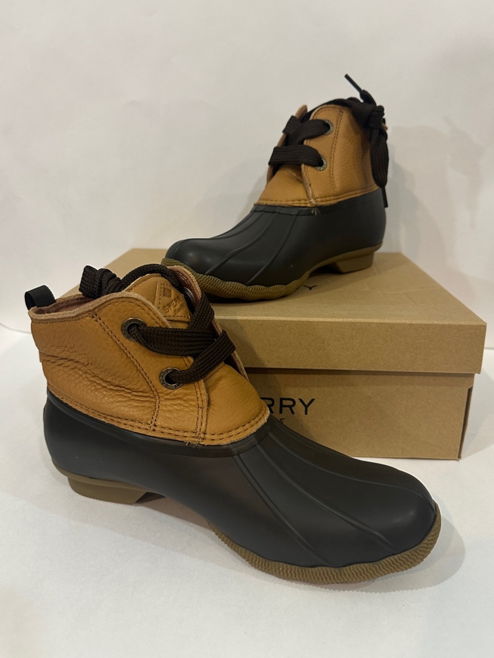 Sperry New in Box Two-Tone Lace-Up Duck Boots in Tan and Dark Brown, Size 9